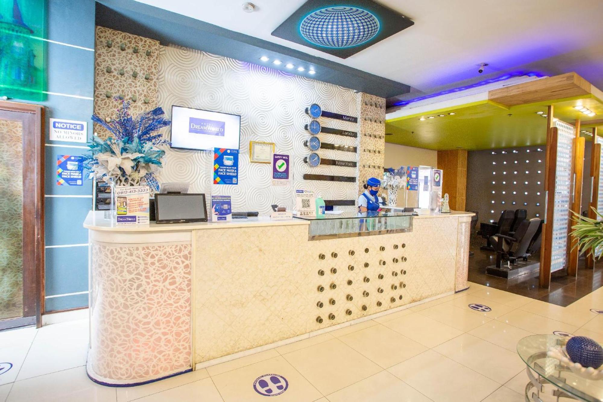 Hotel Dreamworld North Edsa เกซอนซิตี้ ภายนอก รูปภาพ